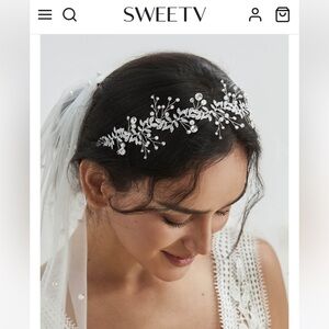 SOLD NEW Sweet & V Elegant Silver Floral Hair Accessory
Bridal/bridesmaid/prom